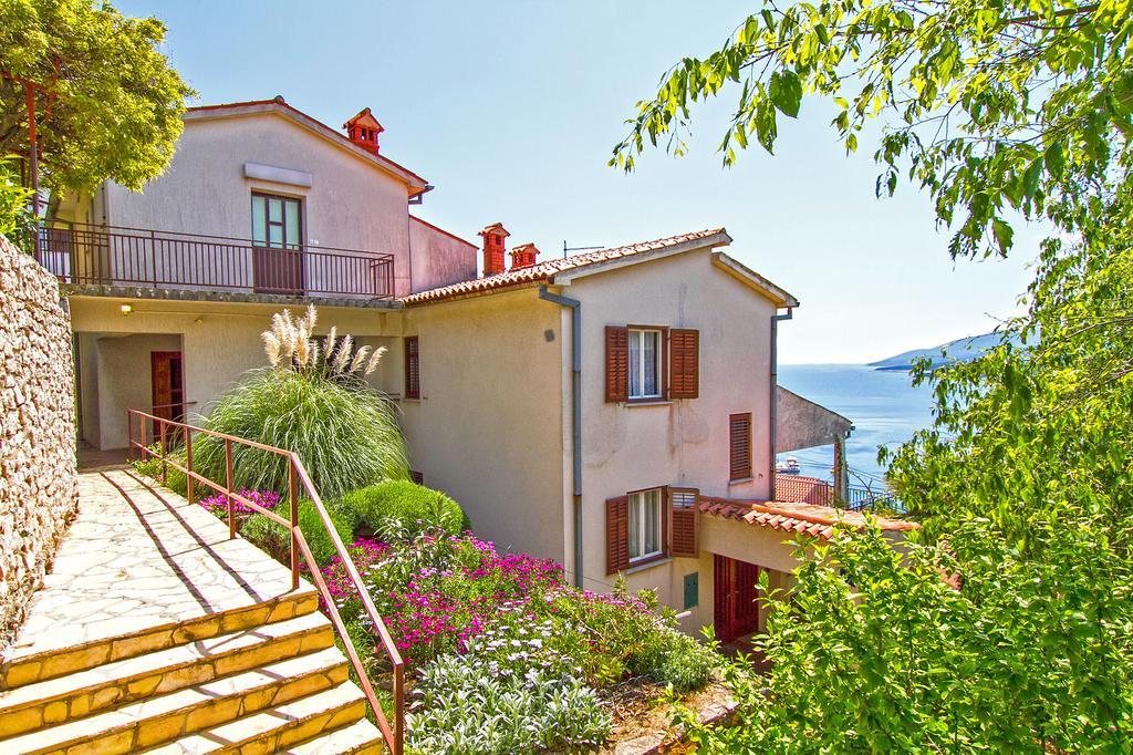 Apartments Rabac 981 Екстер'єр фото